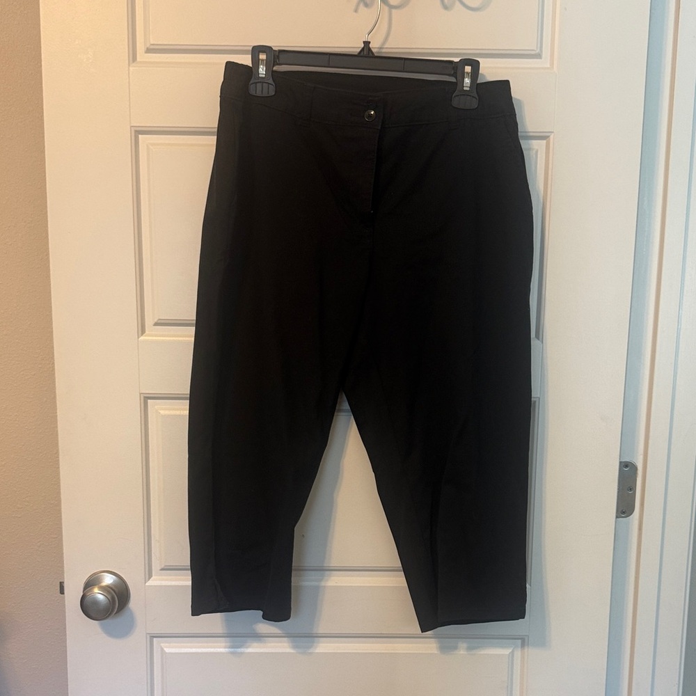 Karen Scott Black Women's Capris